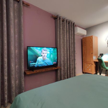 Piro'S Cozy Rooms - City Centre Korce Exterior photo